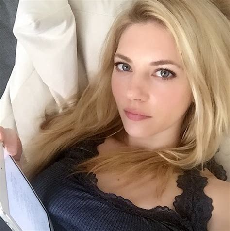 Katheryn Winnick (Age 41) is a Canadian actress, of course known for her great role of Lagertha in History series 'Vikings'. She also appears in 'Amusement' and 'Bones' too! She has no kids and husband, so we assume this pussy is still tight!